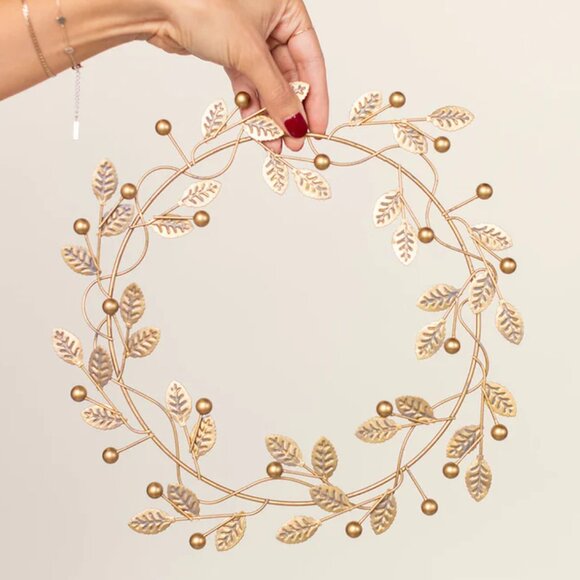 BNWT - Canvas & Decor x Jilly Box - Golden Berry Metal Wreath - Picture 1 of 2
